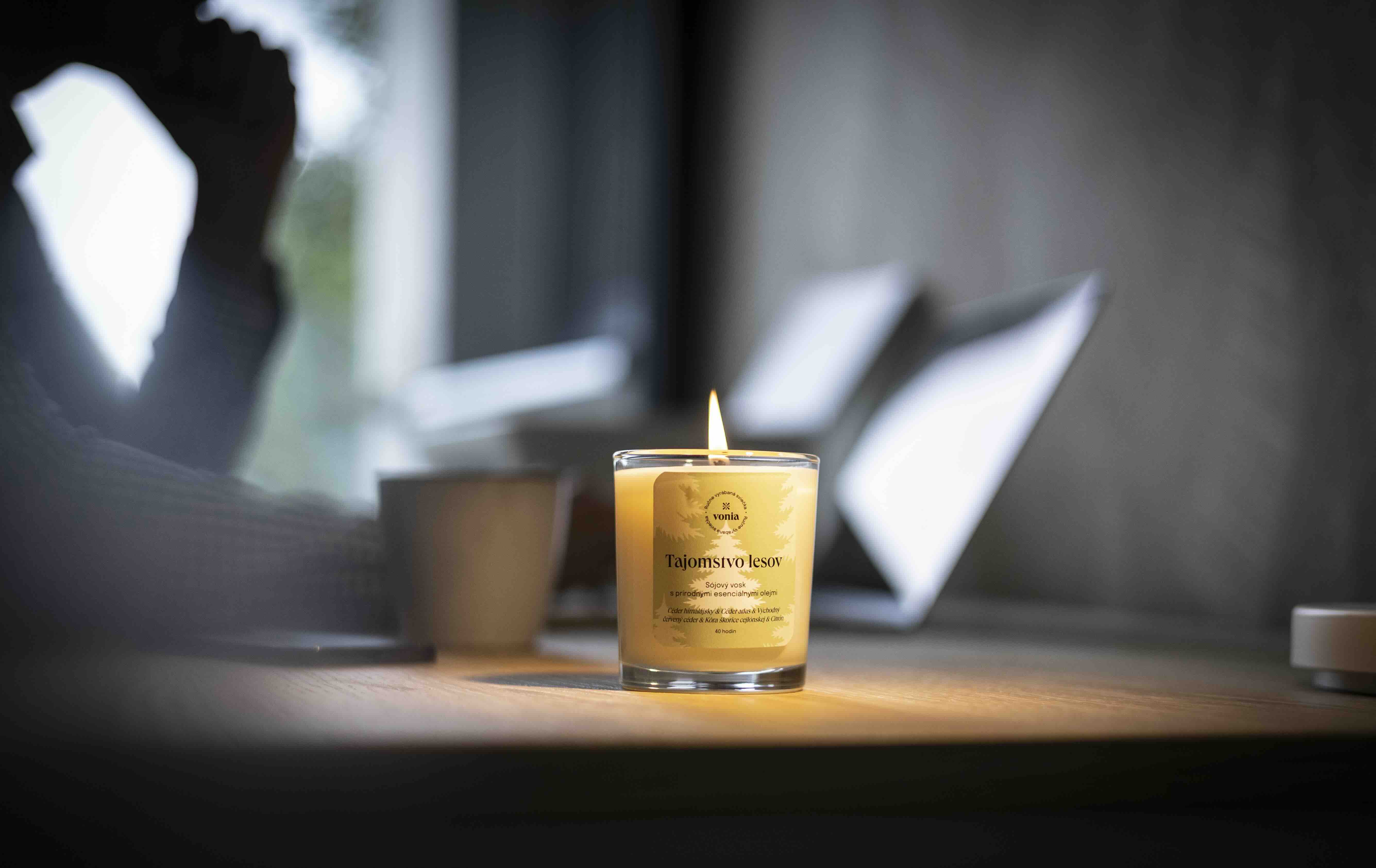 sójové sviečky vonia